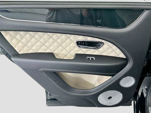 Certified 2021 Bentley Bentayga AWD/4WD image 25