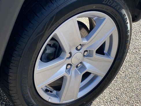 Used 2022 Jeep Compass Latitude w/ Sun and Sound Group image 26