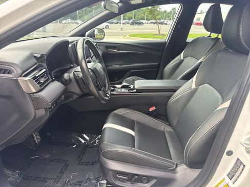 Used 2025 Toyota Camry SE FWD image 12