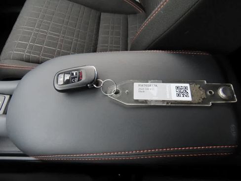 Used 2024 Honda HR-V Sport image 25