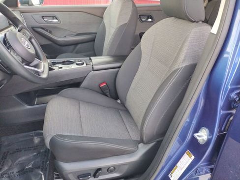 Used 2023 Nissan Rogue SV image 34