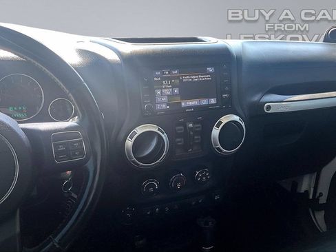 Used 2013 Jeep Wrangler Unlimited Sahara w/ Connectivity Group AWD/4WD image 6