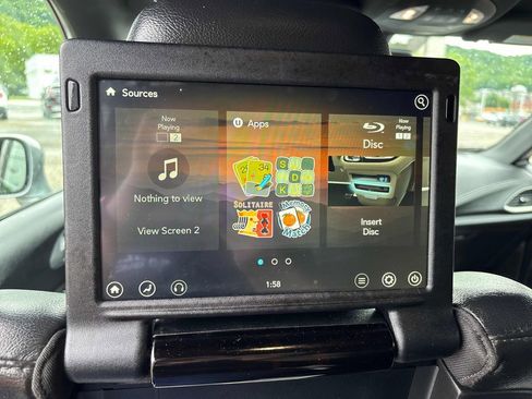 Used 2021 Chrysler Pacifica Touring-L w/ Uconnect Theater Family Group FWD image 29