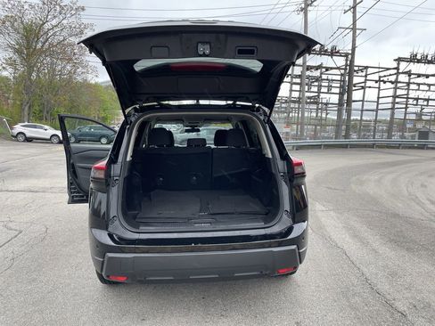 Used 2024 Nissan Rogue S FWD image 13