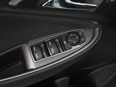 Used 2021 Chevrolet Malibu LT FWD image 18