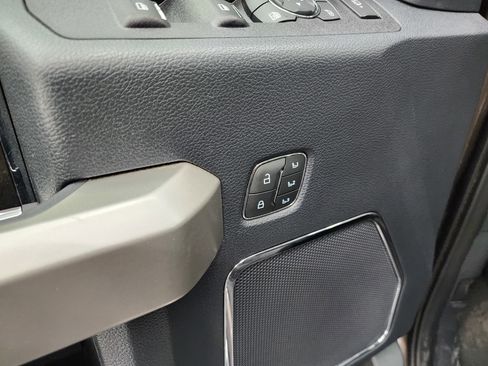 Used 2022 Ford F350 Lariat image 44