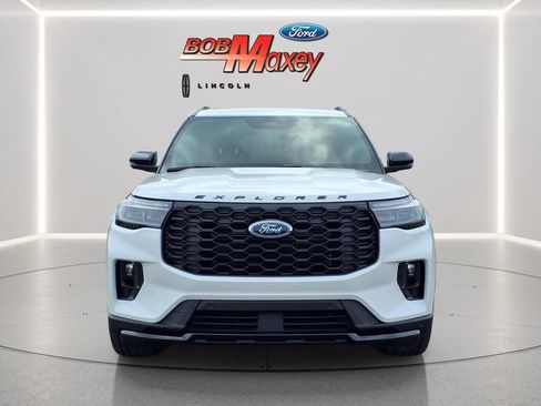 Used 2025 Ford Explorer ST-Line w/ Premium Package AWD/4WD image 2