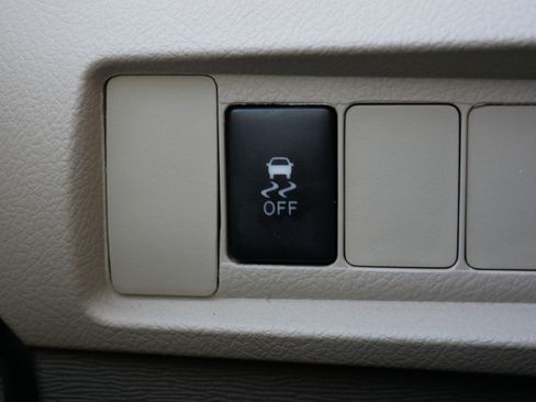 Used 2015 Toyota Sienna L image 27