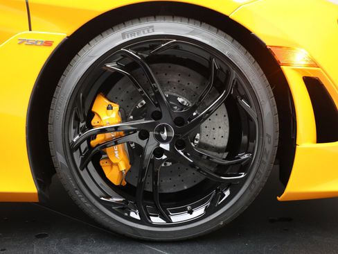 New 2026 McLaren 750S Spider image 40