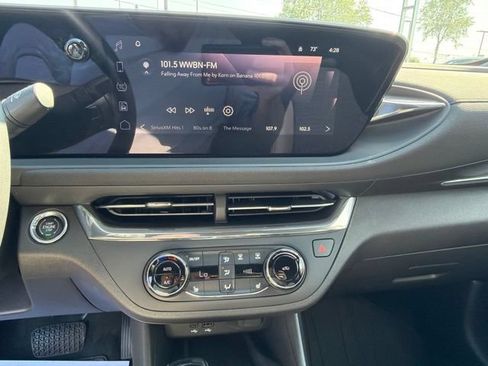 Certified 2025 Buick Envista Preferred w/ Convenience I Package FWD image 17