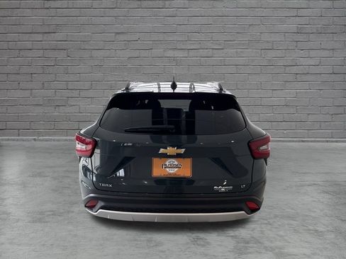 Used 2025 Chevrolet Trax LT FWD image 27