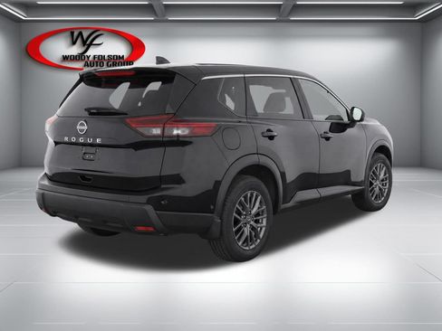 Used 2026 Nissan Rogue S FWD image 3