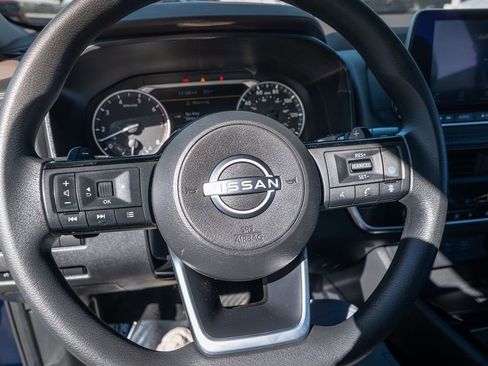 Used 2023 Nissan Rogue SV image 18