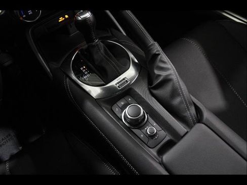 Used 2025 MAZDA MX-5 Miata Grand Touring RWD image 16