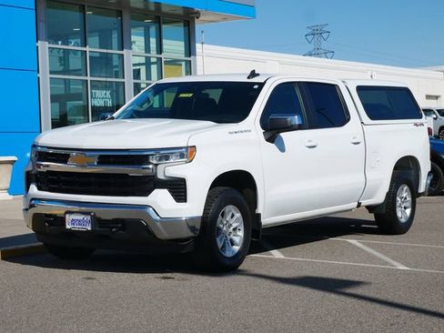 Used 2023 Chevrolet Silverado 1500 LT AWD/4WD image 2