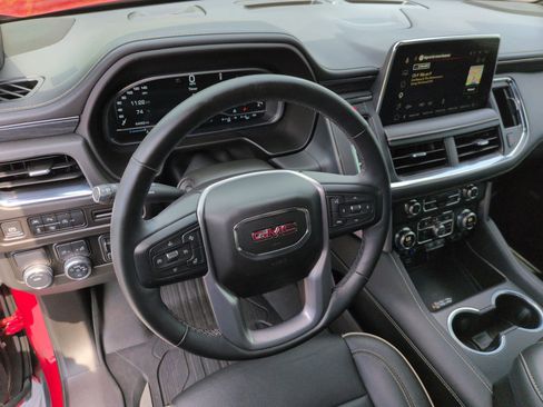Used 2023 GMC Yukon SLT w/ SLT Premium Package RWD image 16