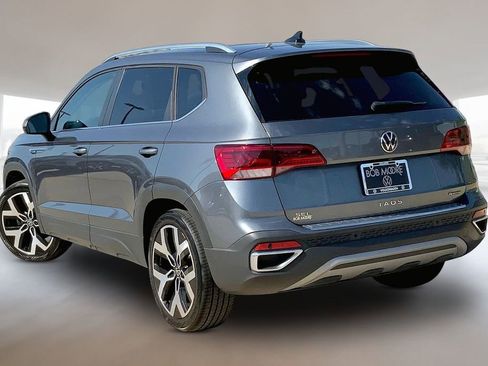 Certified 2022 Volkswagen Taos SEL w/ Panoramic Sunroof Package AWD/4WD image 13