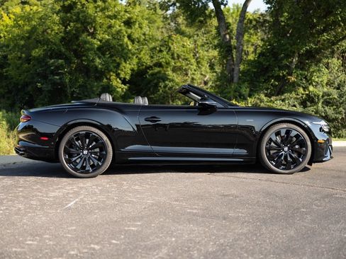 Certified 2025 Bentley Continental GTC AWD/4WD image 13