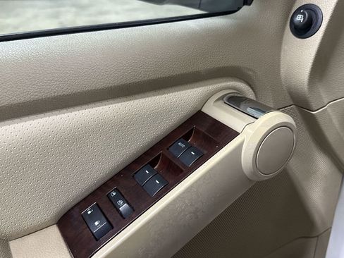 Used 2010 Ford Explorer Limited image 21