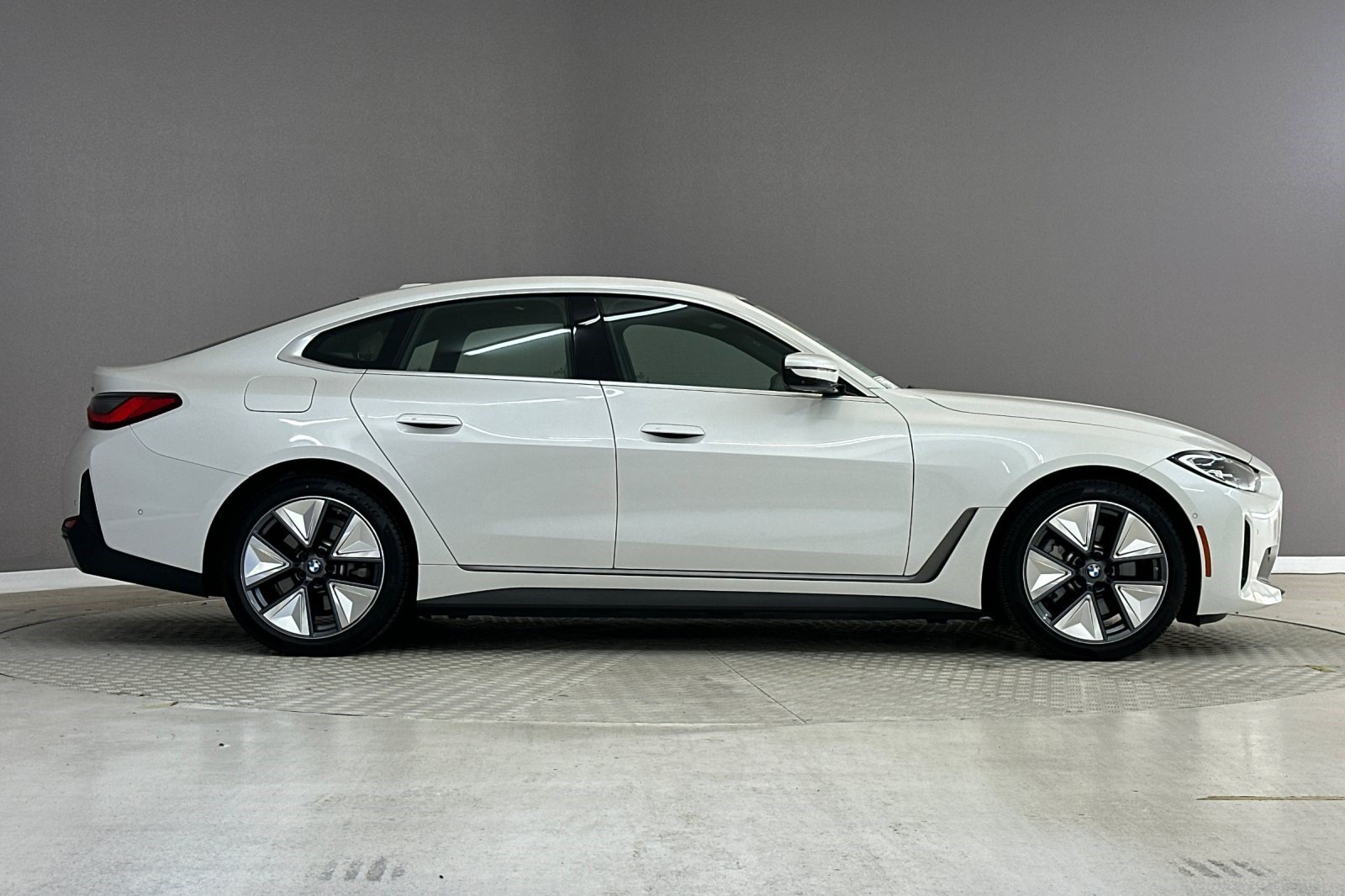 Certified 2023 BMW i4 eDrive40 w/ Premium Package RWD image 7