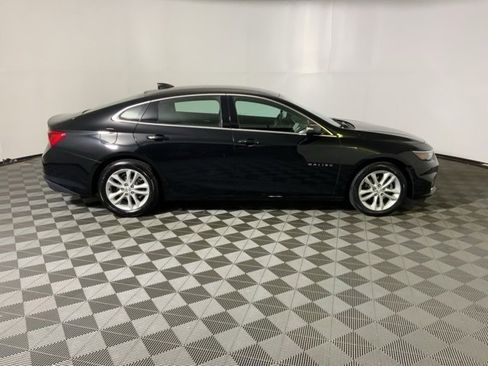 Used 2017 Chevrolet Malibu LT image 5