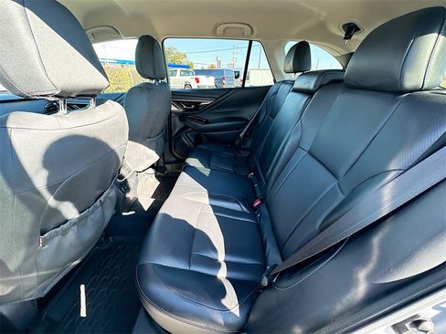 Used 2022 Subaru Outback Limited image 4