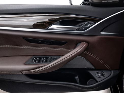 Used 2021 BMW 540i xDrive image 12