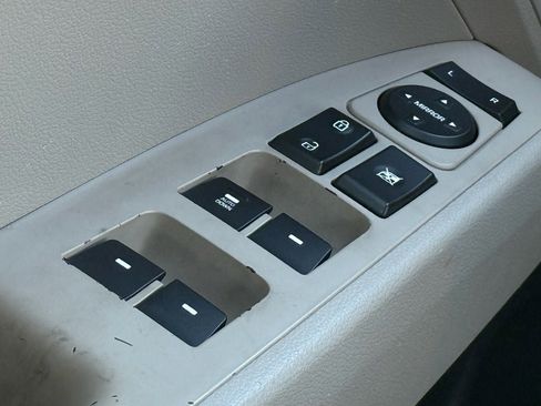 Used 2017 Hyundai Elantra SE image 19