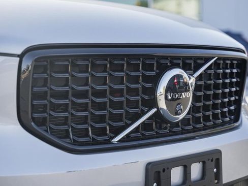 Certified 2025 Volvo XC40 B5 Plus image 11