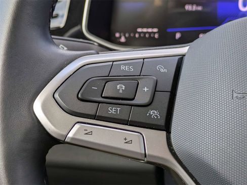 Certified 2025 Volkswagen Jetta S image 32