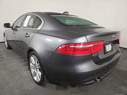Used 2019 Jaguar XE Premium image 7