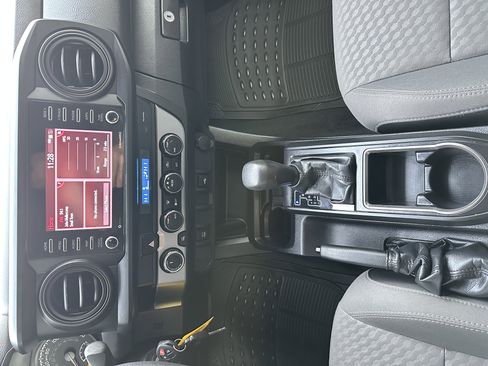 Used 2022 Toyota Tacoma SR image 28