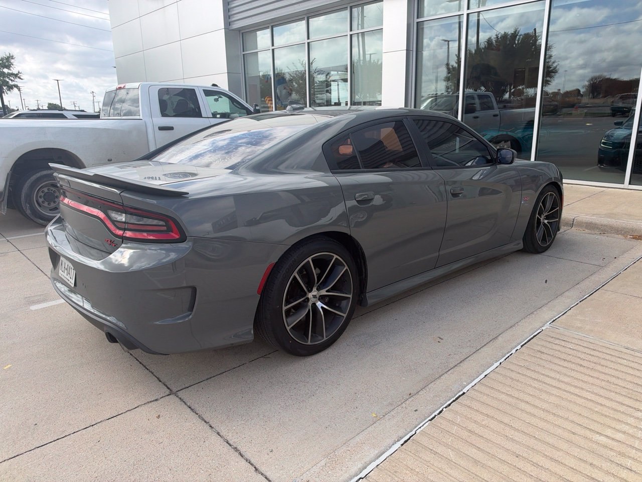 Used 2018 Dodge Charger R/T Scat Pack RWD image 4