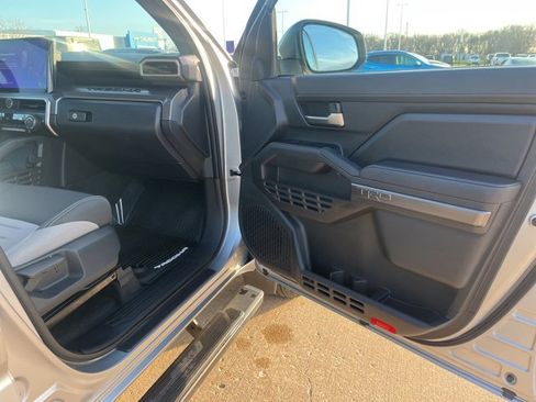 Used 2024 Toyota Tacoma TRD Sport image 46