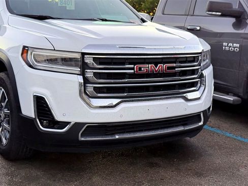 Used 2023 GMC Acadia SLT image 2