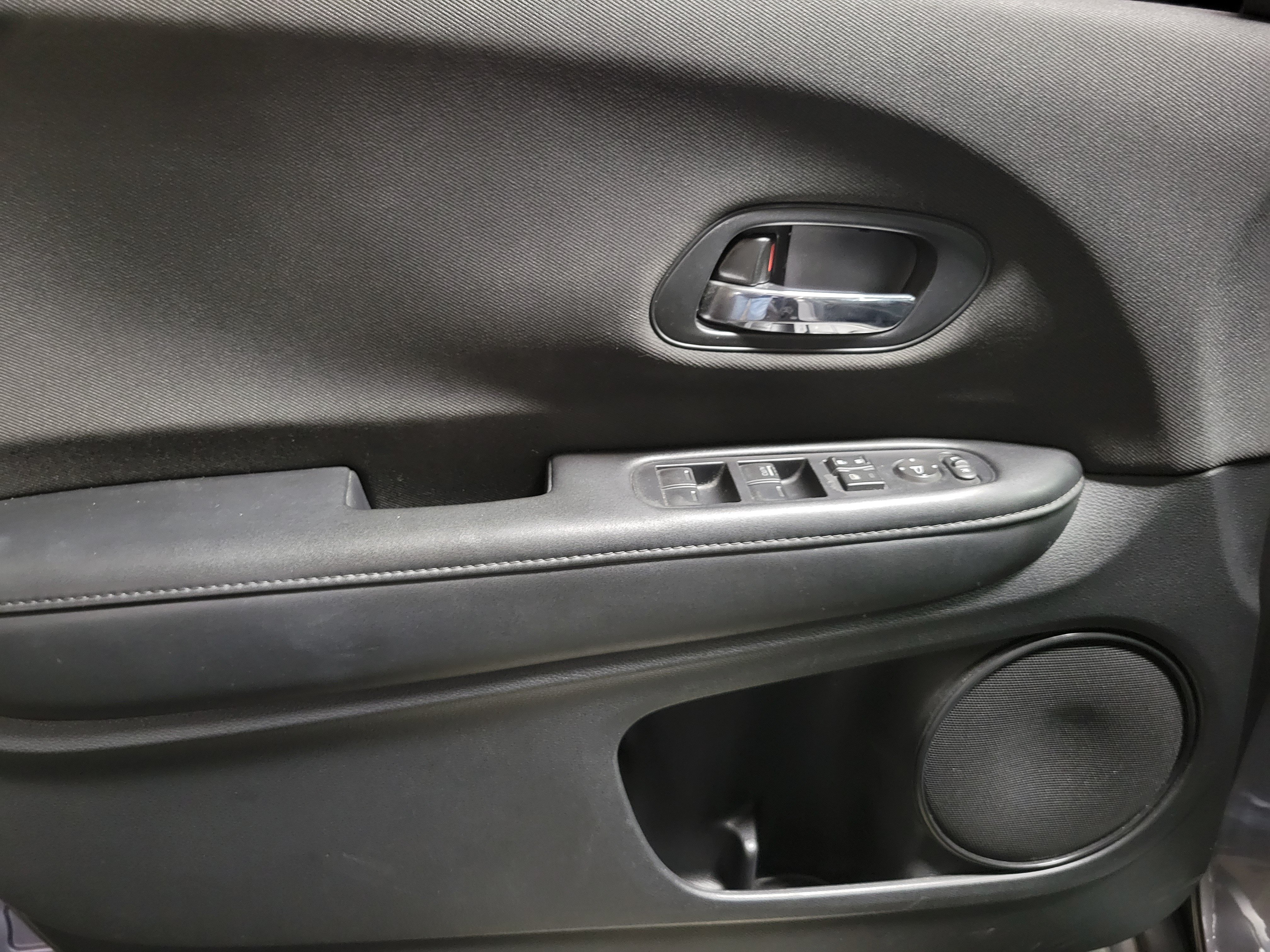 Certified 2021 Honda HR-V LX image 17