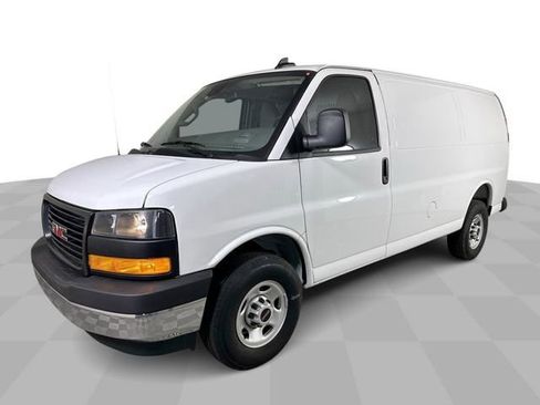 New 2025 GMC Savana 3500 w/ Driver Convenience Package RWD image 5