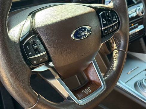 Used 2022 Ford Explorer King Ranch w/ Premium Technology Package AWD/4WD image 31