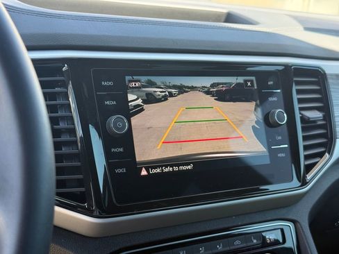 Used 2023 Volkswagen Atlas Cross Sport SE image 16