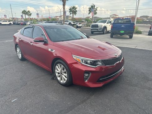 Used 2018 Kia Optima S w/ Panoramic Sunroof Package image 7