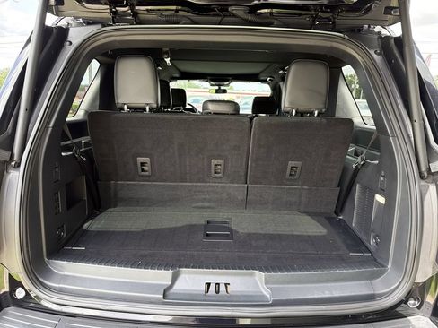 Used 2024 Ford Expedition Platinum RWD image 11