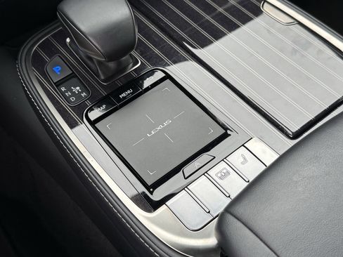 Used 2020 Lexus LS 500 image 25