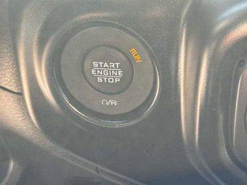 Used 2022 Jeep Wrangler Unlimited Sport image 25