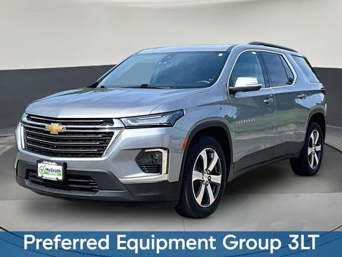Used 2023 Chevrolet Traverse LT AWD/4WD image 3