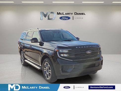 New 2026 Ford Expedition Active image 1