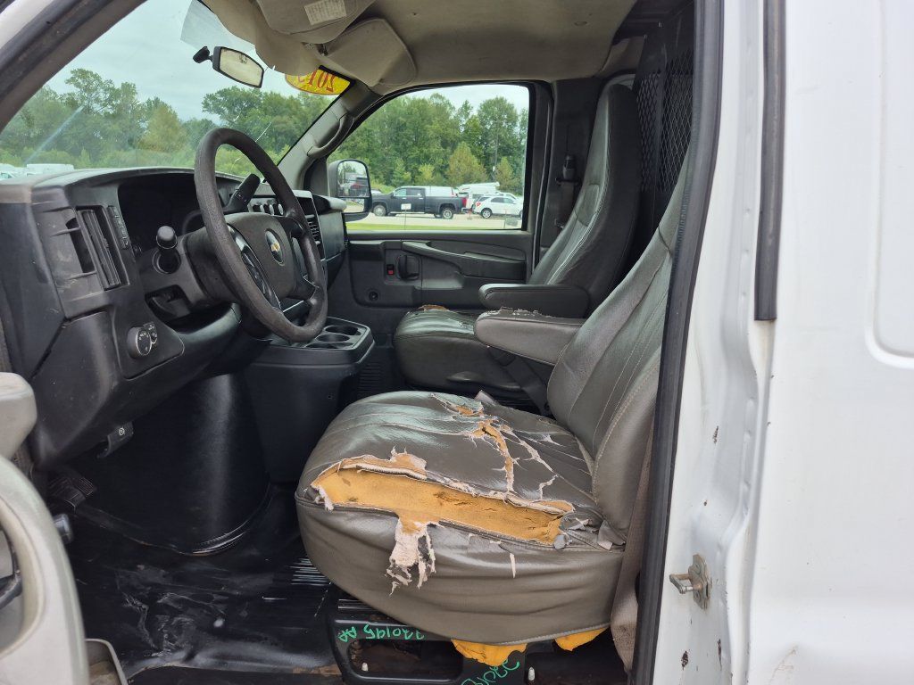 Used 2013 Chevrolet Express 2500 RWD image 9