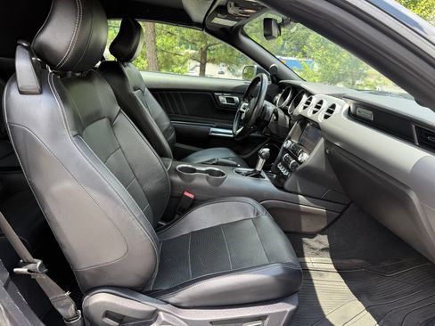 Used 2019 Ford Mustang Premium RWD image 35