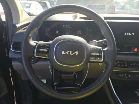 Used 2026 Kia Carnival EX image 7