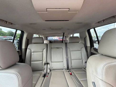 Used 2017 Chevrolet Suburban LT AWD/4WD image 53