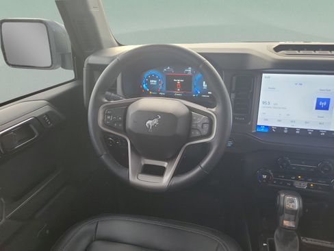 Used 2025 Ford Bronco Badlands AWD/4WD image 11